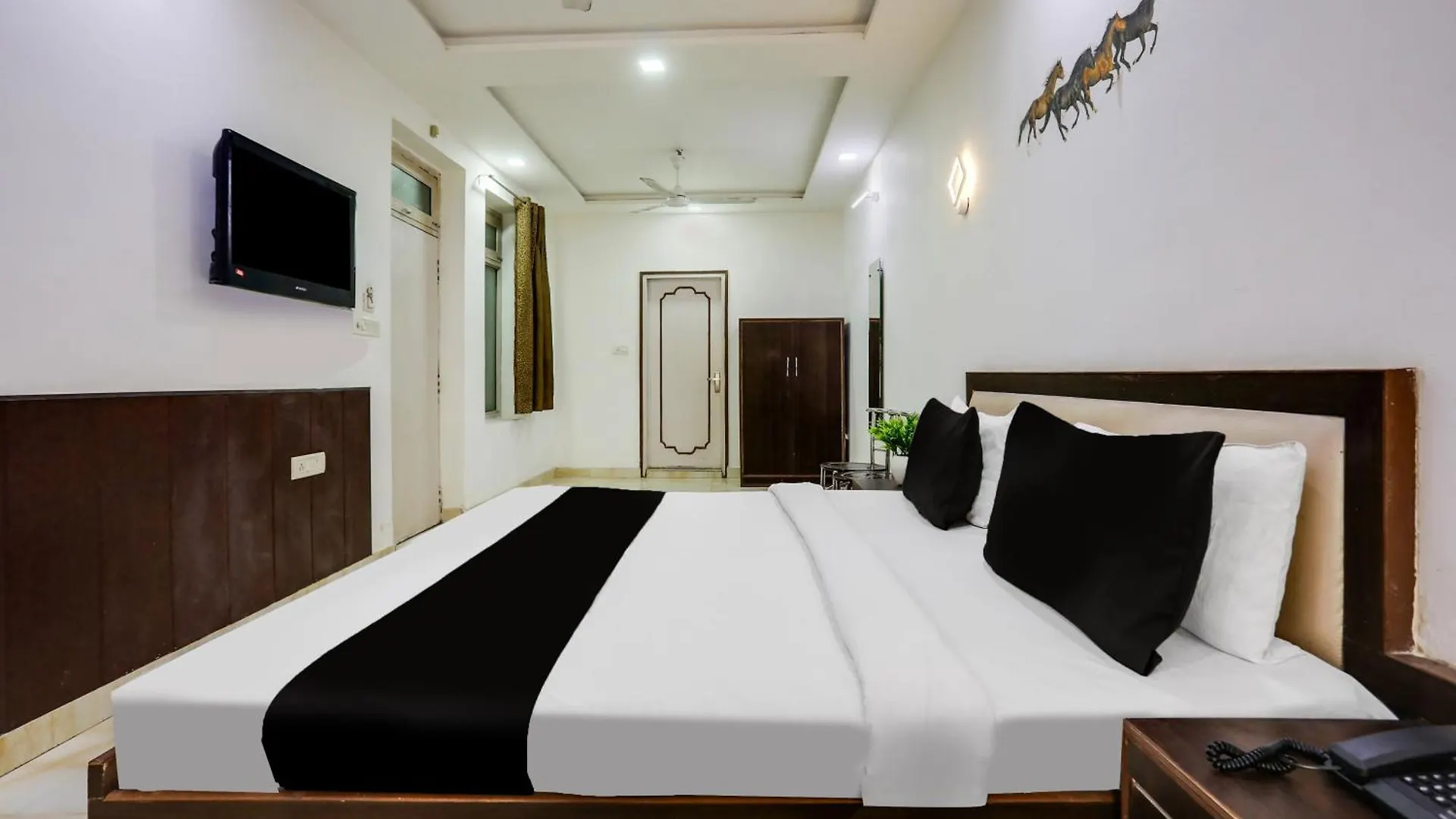 ****  Hotel Apollo By WB Inn Tājganj India