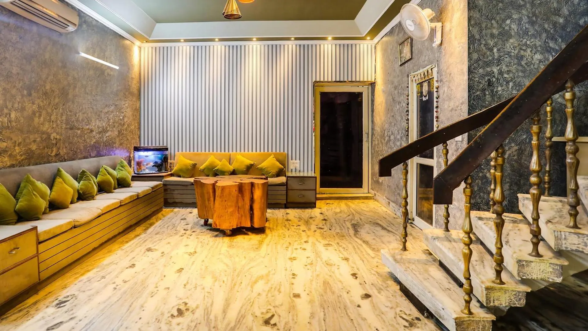 Super Hotel O Tajganj Near Taj Mahal West Gate