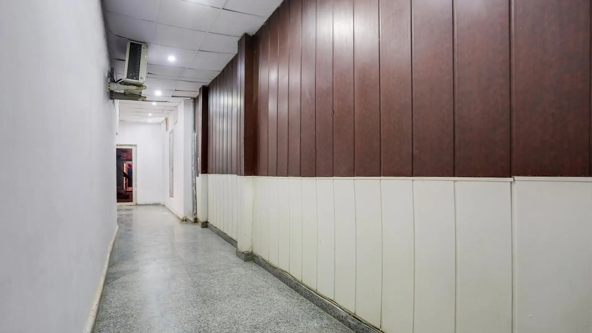 Super Hotel O Tajganj Near Taj Mahal West Gate 4*,  India