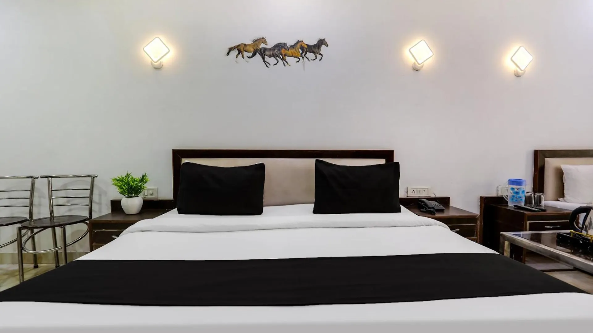 Super Hotel O Tajganj Near Taj Mahal West Gate 4*,  India