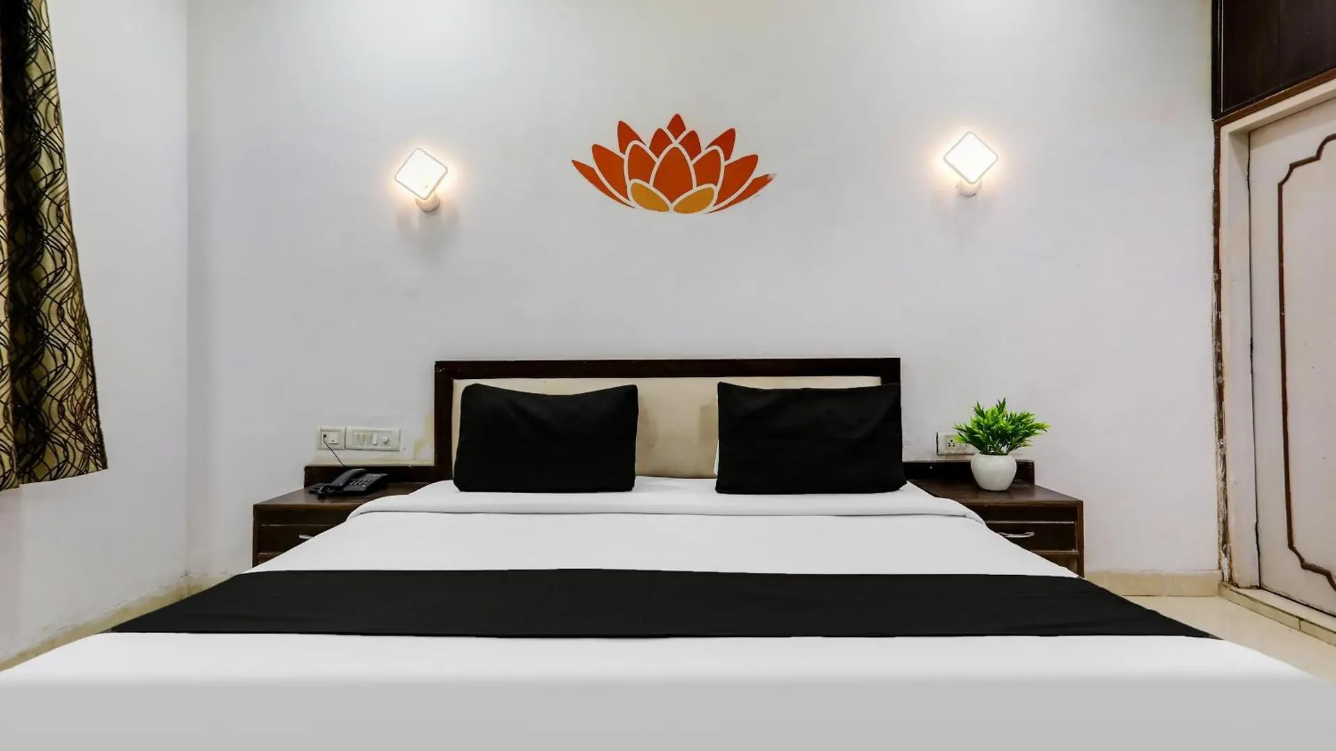 Super Hotel O Tajganj Near Taj Mahal West Gate