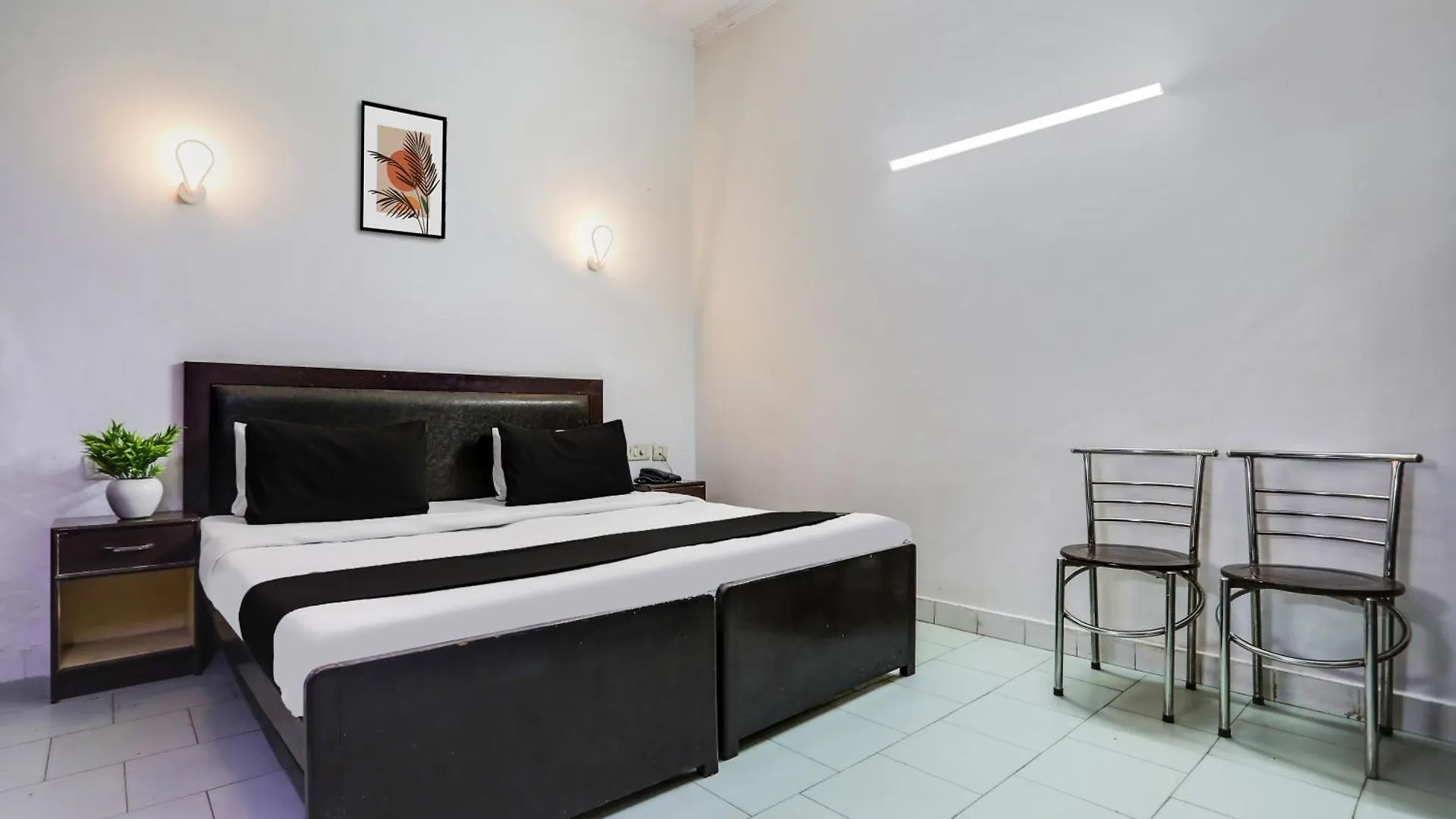 Super Hotel O Tajganj Near Taj Mahal West Gate 4*,
