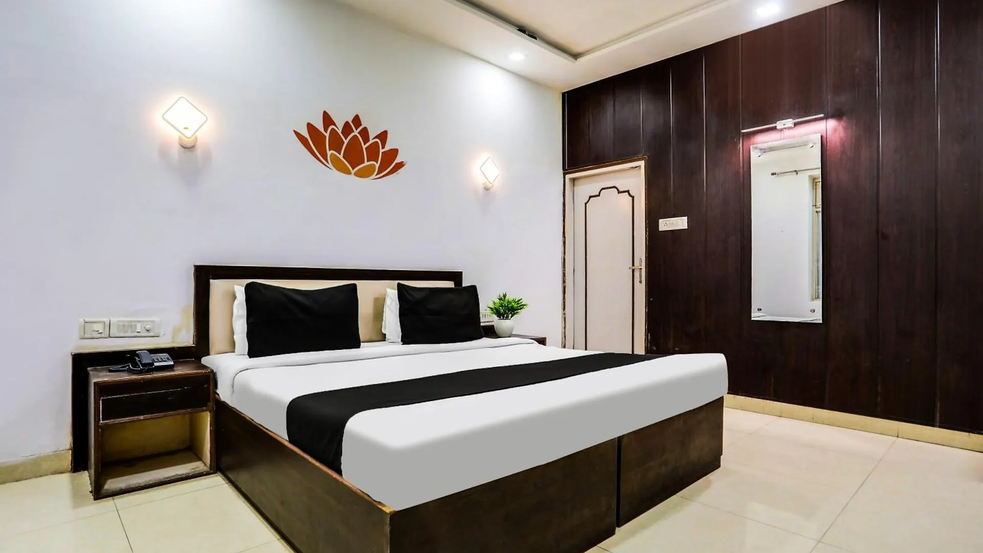Super Hotel O Tajganj Near Taj Mahal West Gate