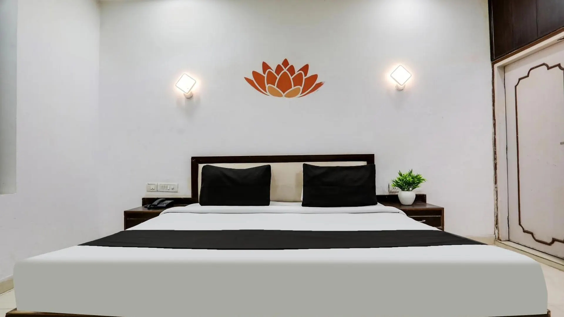 Super Hotel O Tajganj Near Taj Mahal West Gate